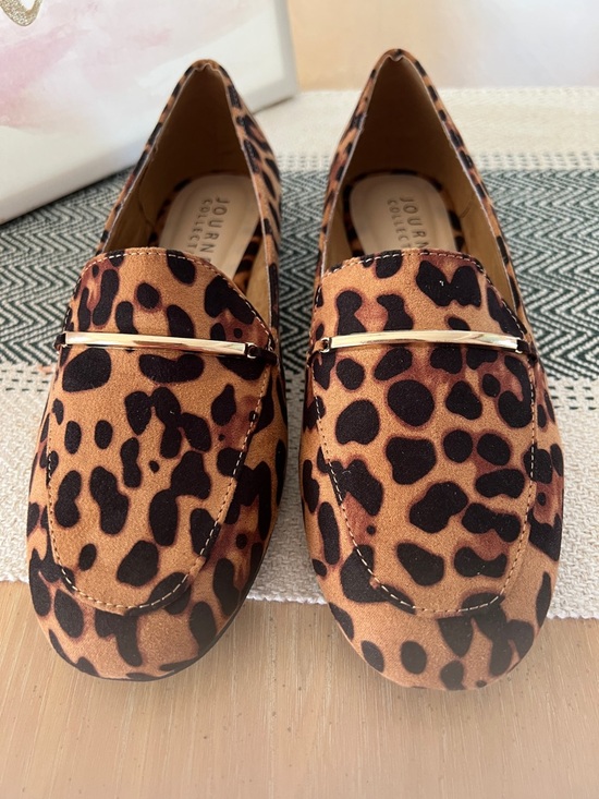 Journee Collection Leopard Slip On - Picture 3 of 7